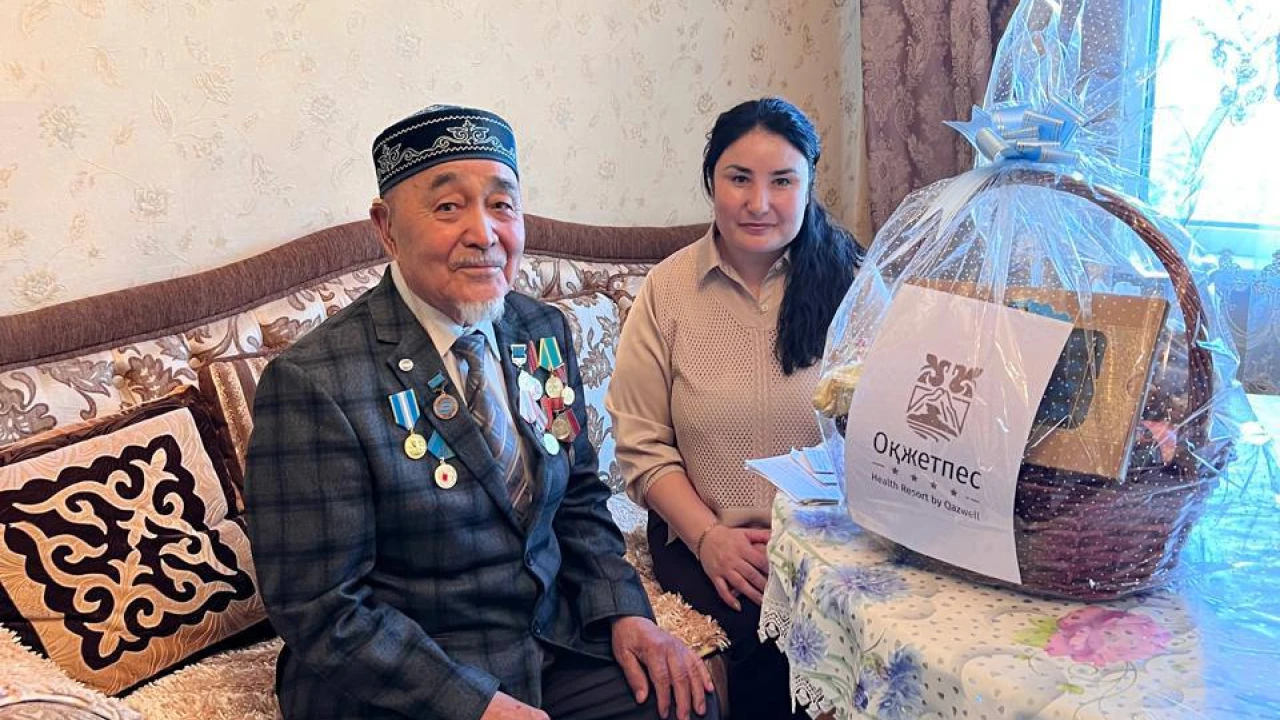 Сотрудники АО «ЛОК «Ок-Жетпес» поздравили тружеников тыла с Днем Победы 